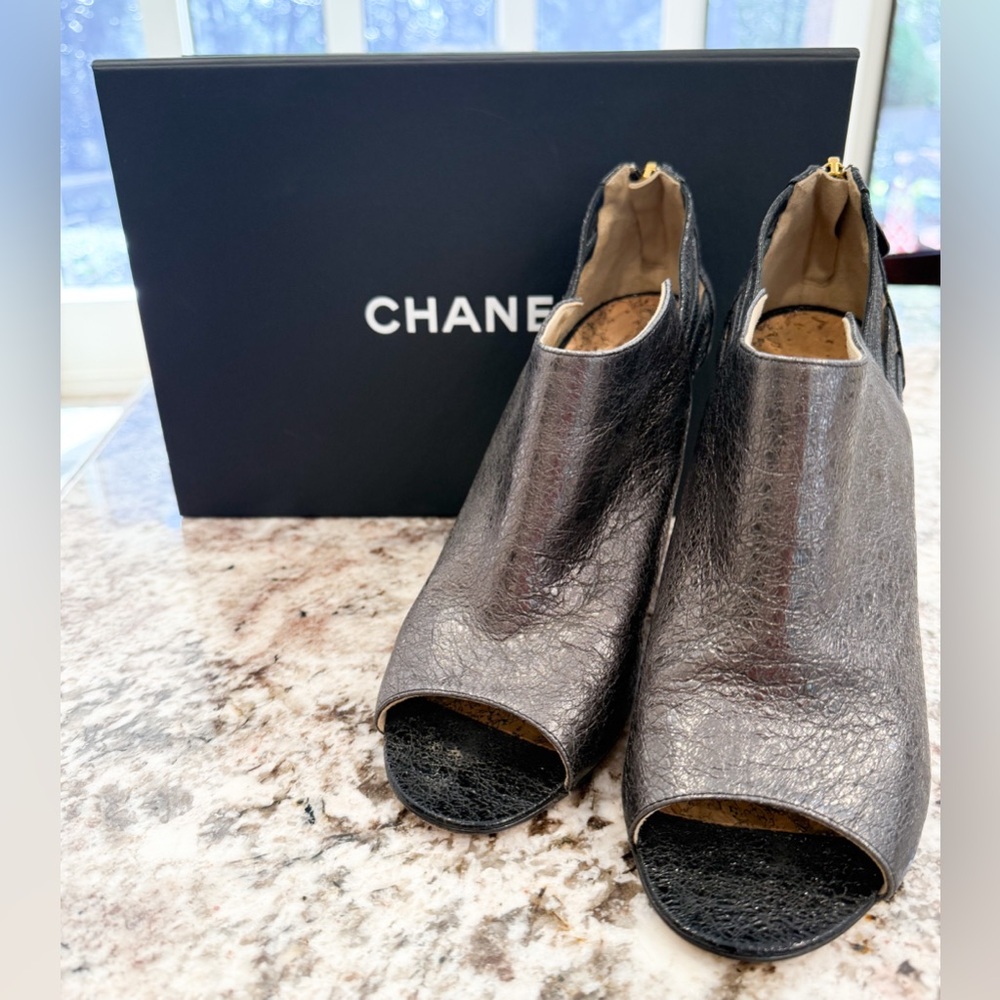 EUC Chanel Black Pewter Metallic Peep Toe Booties Size 40